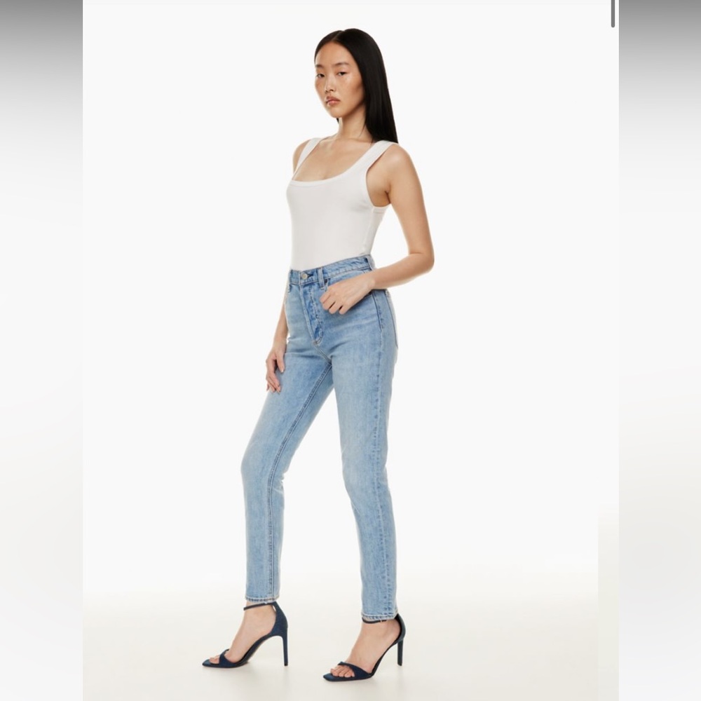 BNWT!! Denim Forum- Size 26” waist, 28” length in Picture this Bleu.